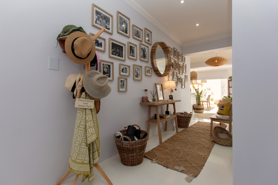 4 Bedroom Property for Sale in Sandy Point Western Cape